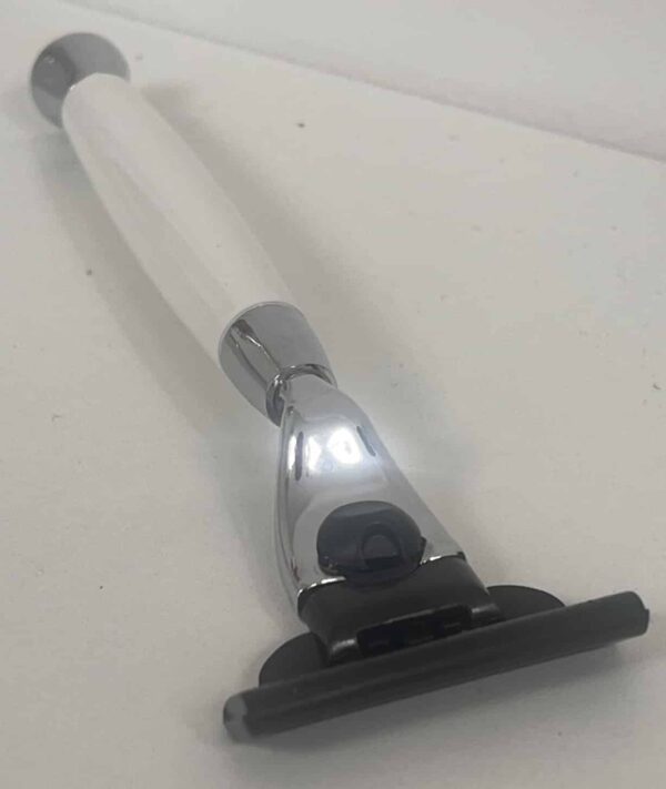 Shaver - Image 3